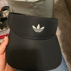 Adidas Visor🖤